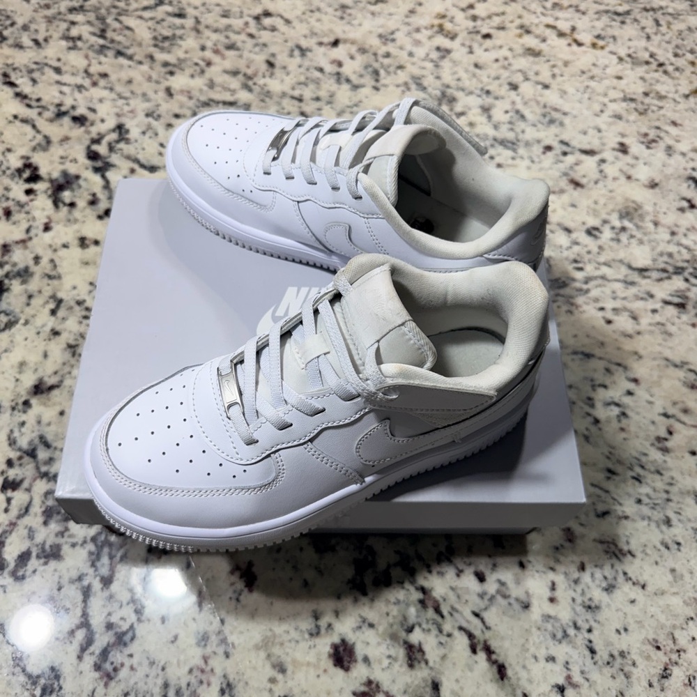Nike Air Force 1 Low EasyOn KIDS - Picture 3 of 6